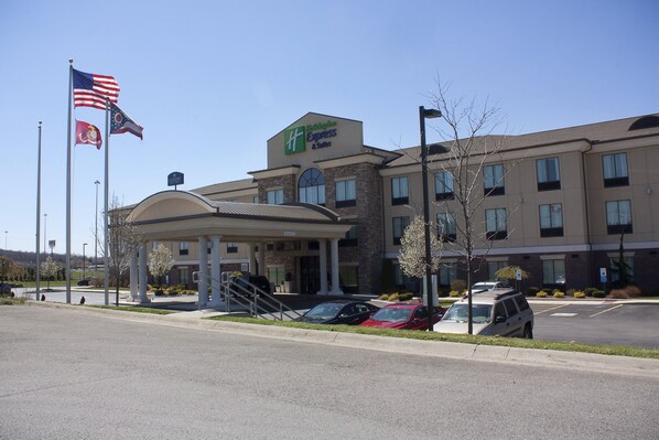 Exterior - Holiday Inn Express & Suites Youngstown West - Austintown by IHG (Austintown)