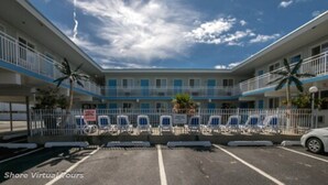 Property grounds - Stardust Motel (Wildwood)