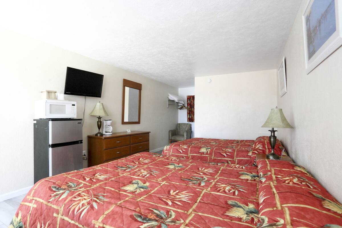 Standard Double Room | WiFi (free), bed sheets