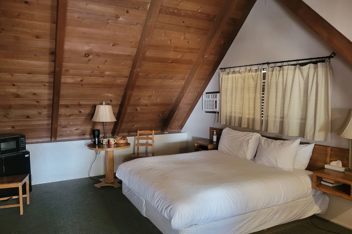 Camera | Biancheria da letto di alta qualità, insonorizzazione, Wi-Fi gratuito