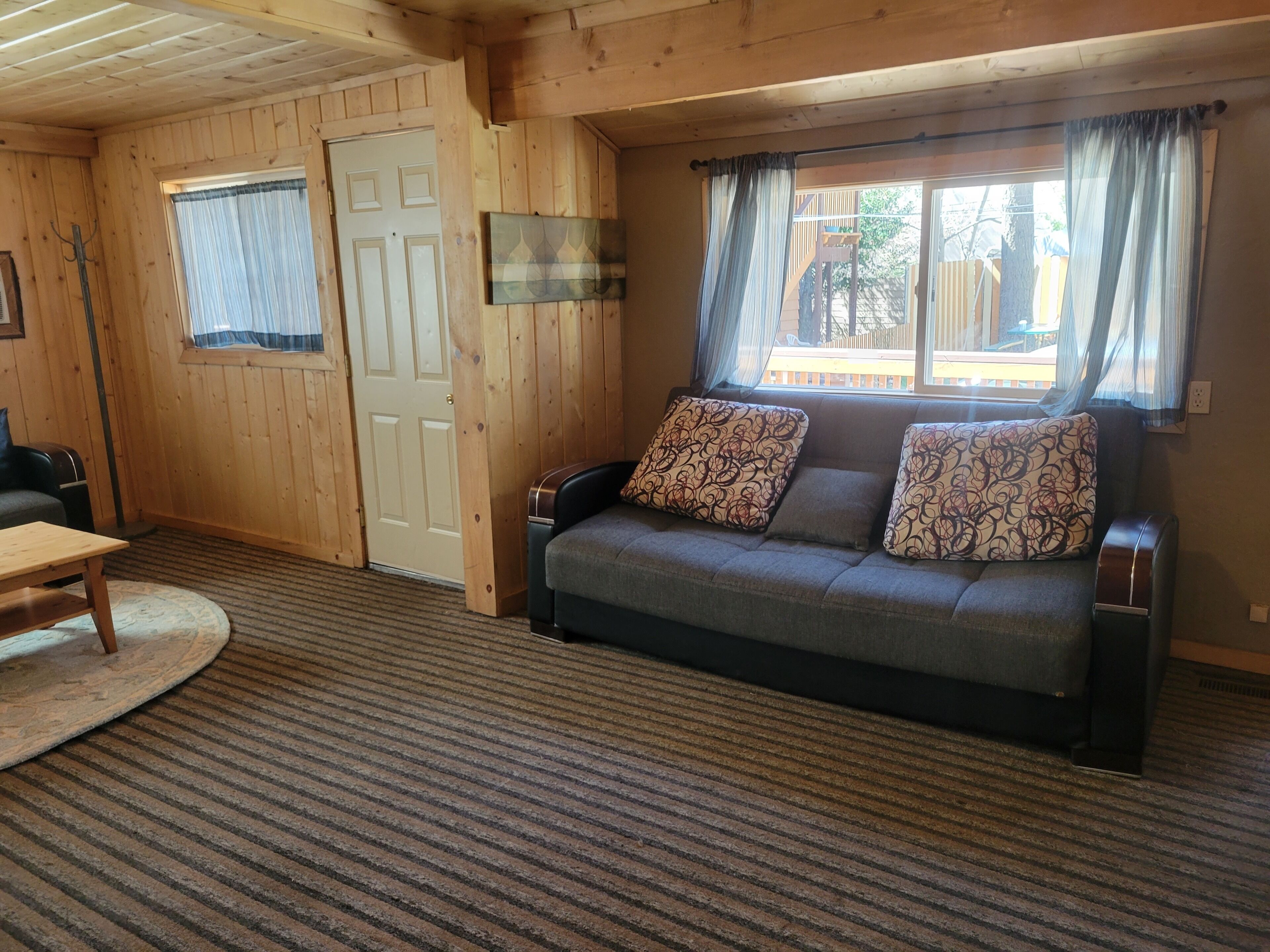 bluebird cabin | living area | 32-inch tv with cable channels