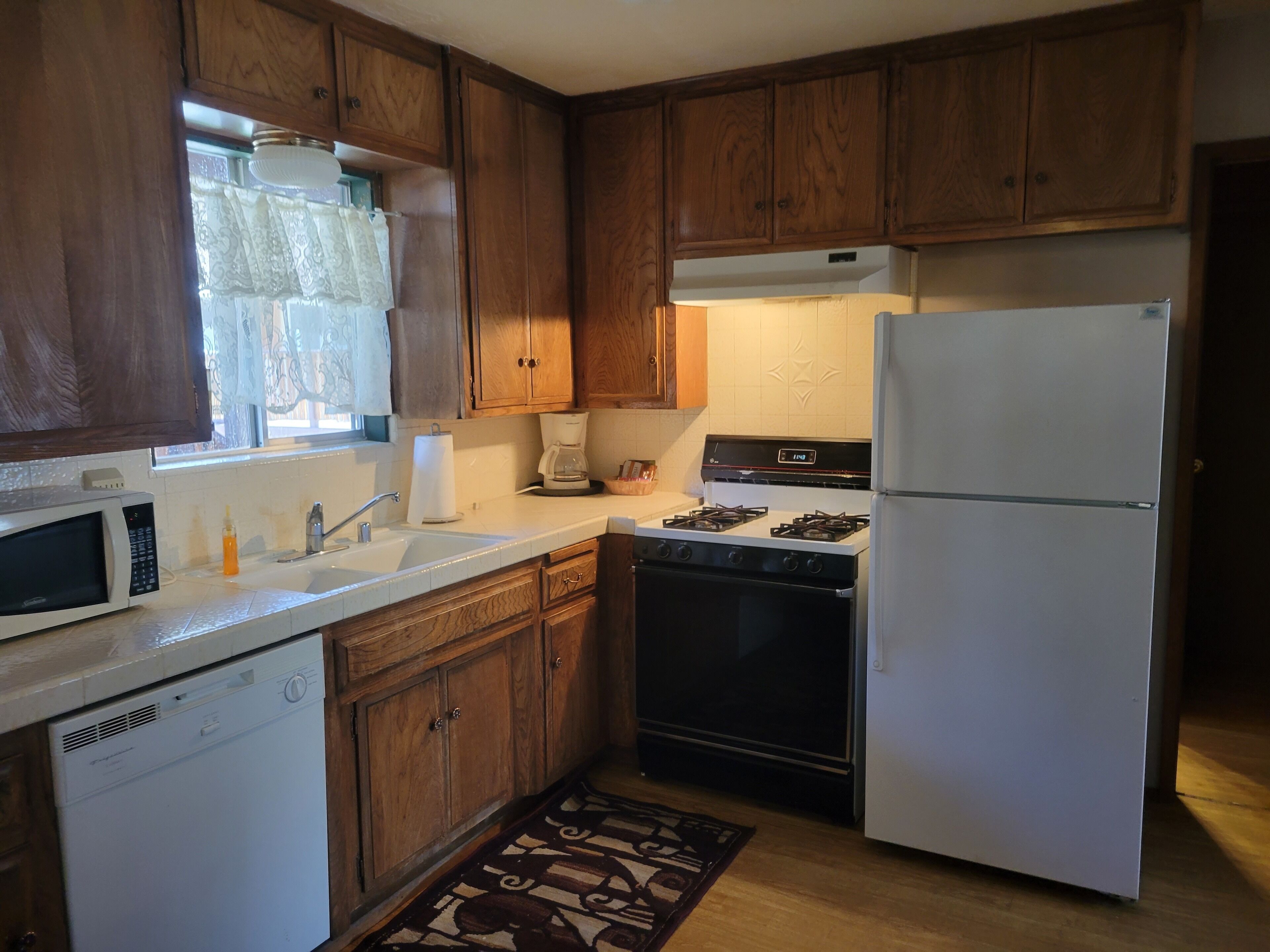 gregory's den | private kitchen | fridge, microwave, coffee/tea maker