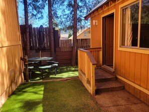 Lazy Owl Cabin, 2 Bedrooms | Terrace/patio