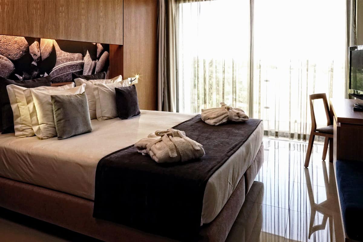 1 slaapkamer, een kluis op de kamer, een bureau, gratis wifi