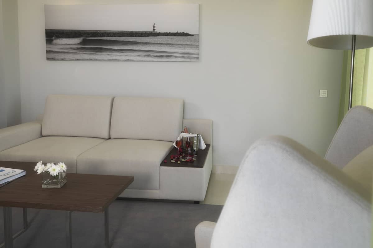 1 slaapkamer, een kluis op de kamer, een bureau, gratis wifi