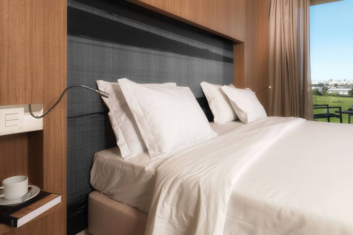 1 bedroom, in-room safe, desk, free wifi