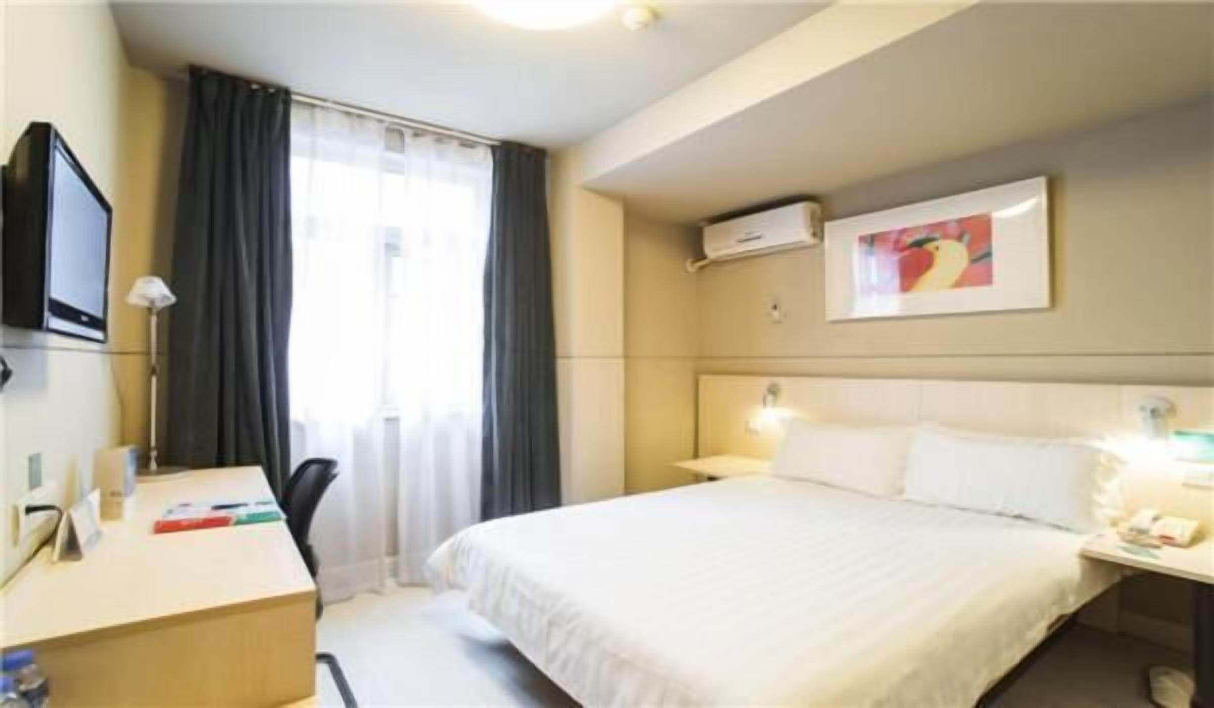 desk, blackout curtains, iron/ironing board, free wifi