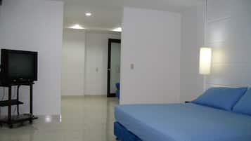 Villa for 9 People | Premium bedding, minibar, desk, blackout drapes