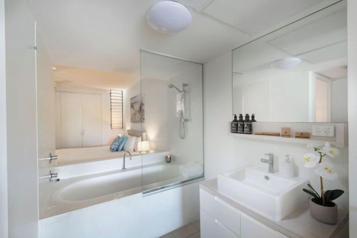 One Bedroom Apartment With Ocean View