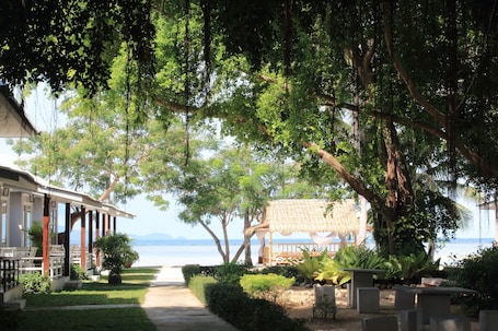 Exterior. Da Kanda Villa Beach Resort