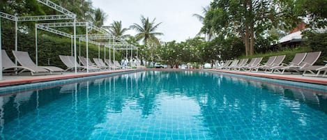 Outdoor pool, open 8 AM to 9:00 PM, pool umbrellas, pool loungers