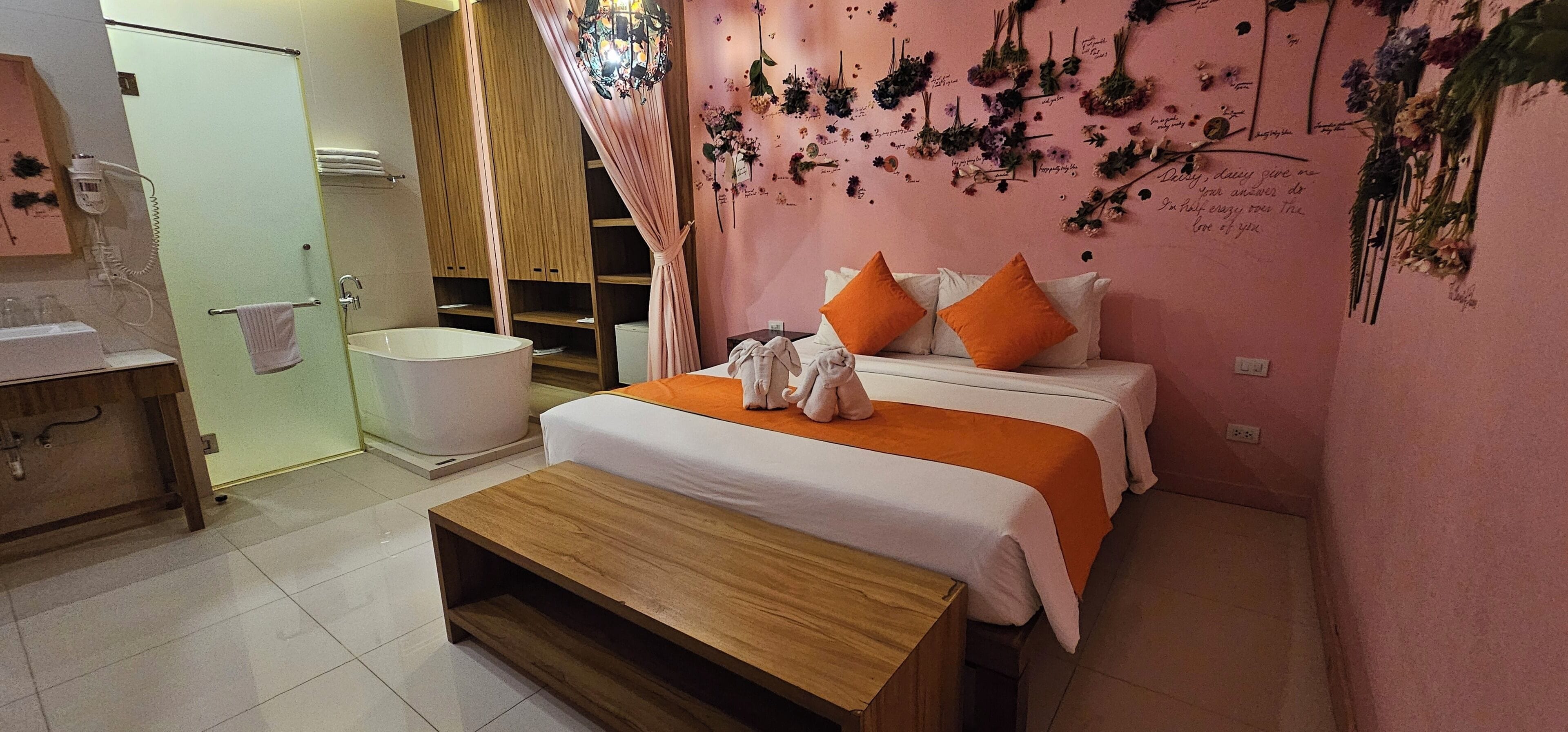 Premium Room, Bathtub, City View | Memory foam beds, minibar, in-room safe, individually furnished