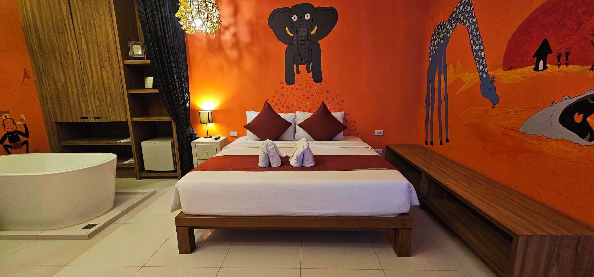 Honeymoon Double Room, 1 King Bed, Bathtub, City View | Memory foam beds, minibar, in-room safe, individually furnished