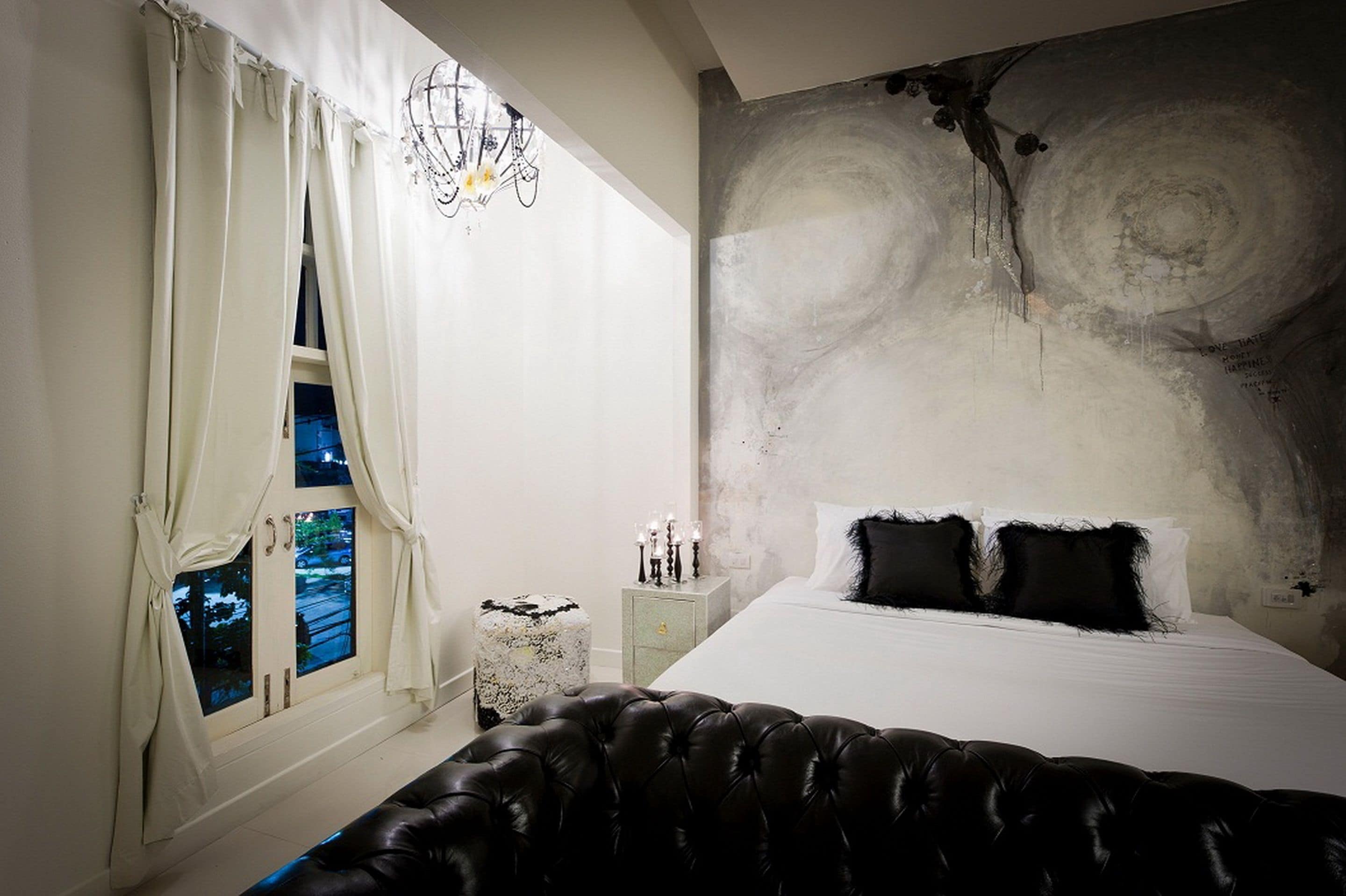 Deluxe Room with Window | Camas com colchões de espuma com sistema de memória, frigobar