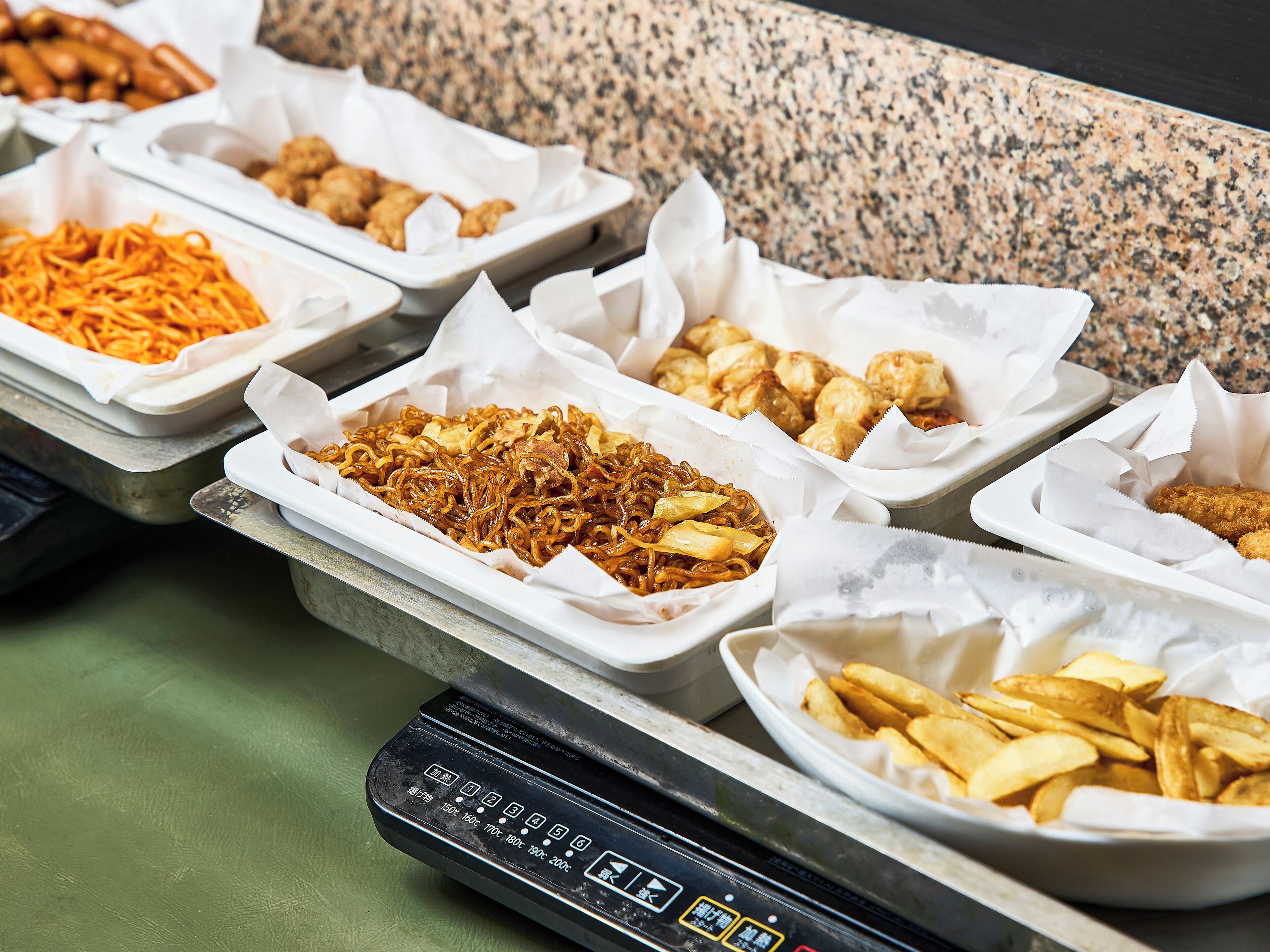 daily buffet breakfast (jpy 1200 per person)