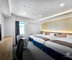 Standard Triple Room, Smoking | Down duvets, blackout curtains, iron/ironing board, bed sheets - Daiwa Roynet Hotel Hamamatsu (Hamamatsu)