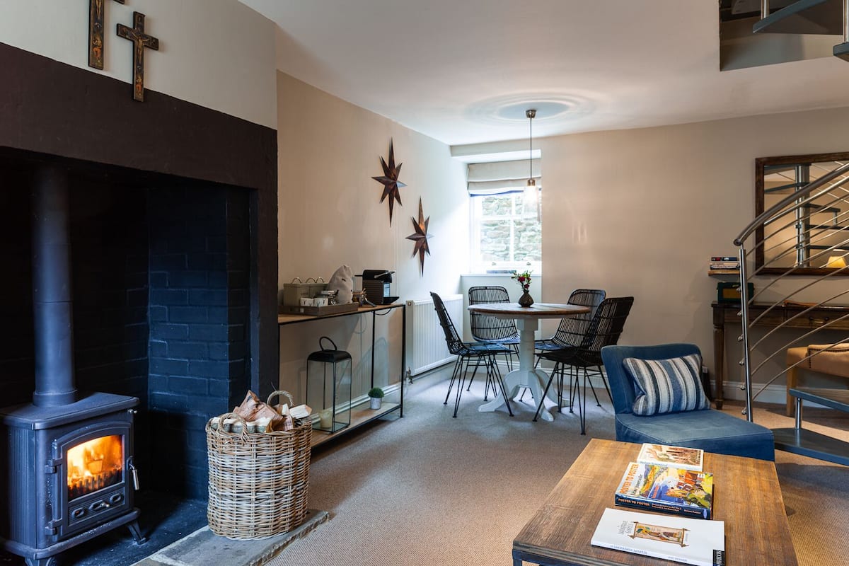 Suite | In-room safe, individually decorated, desk, rollaway beds