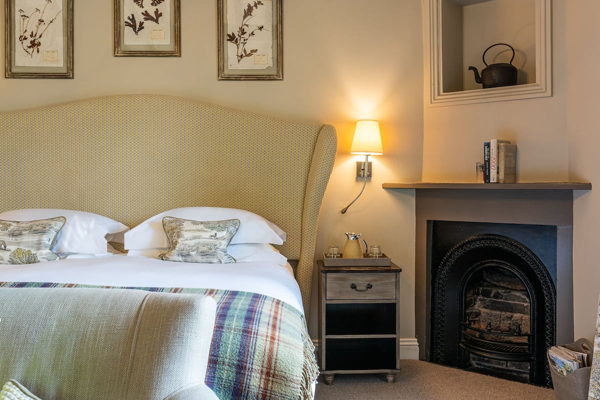 Superior Room | In-room safe, individually decorated, desk, rollaway beds