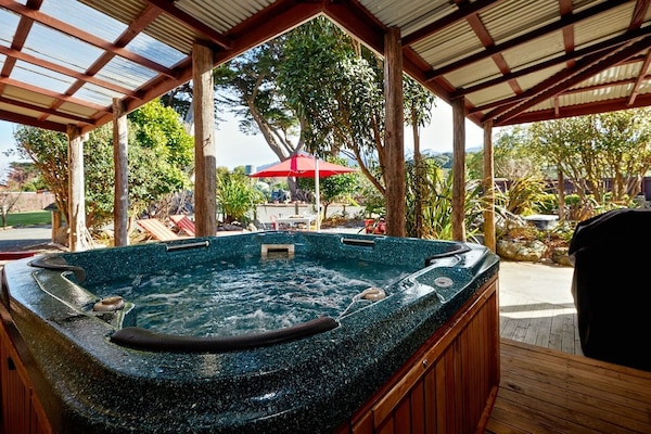 Bañera de hidromasaje privada