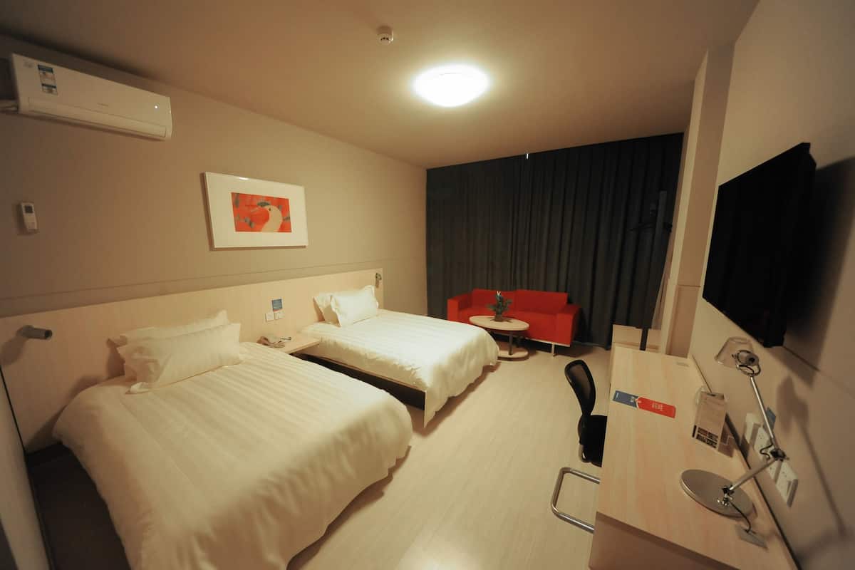 Habitación estándar (A) | Escritorio, cortinas opacas, tabla de planchar con plancha y wifi gratis