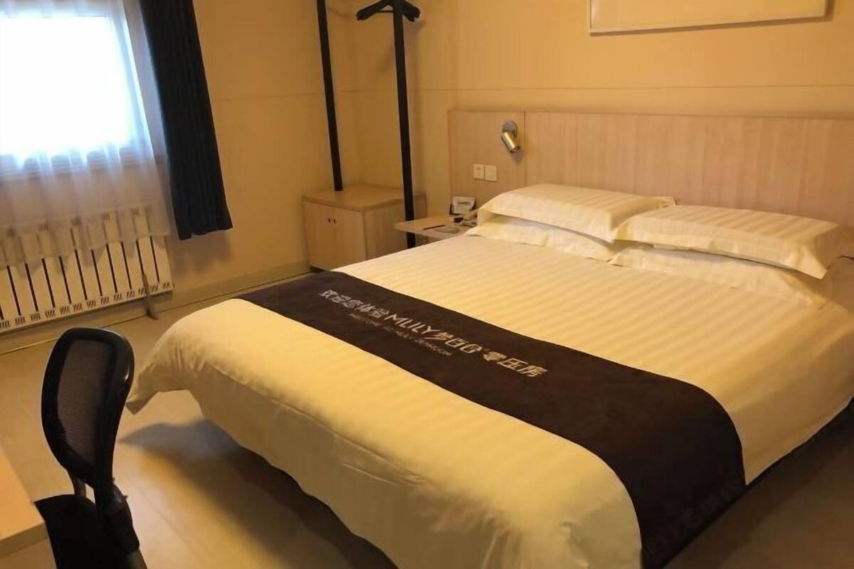 Desk, blackout drapes, iron/ironing board, free WiFi