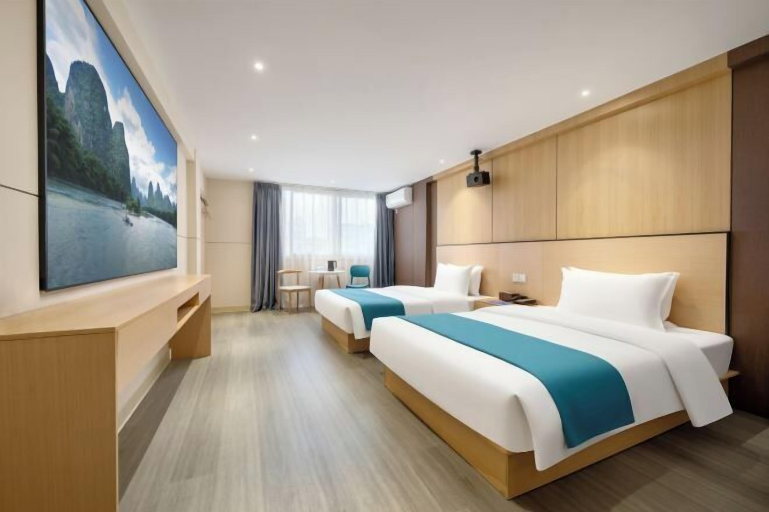 Työpöytä, pimennysverhot, silitysrauta/-lauta, ilmainen Wi-Fi