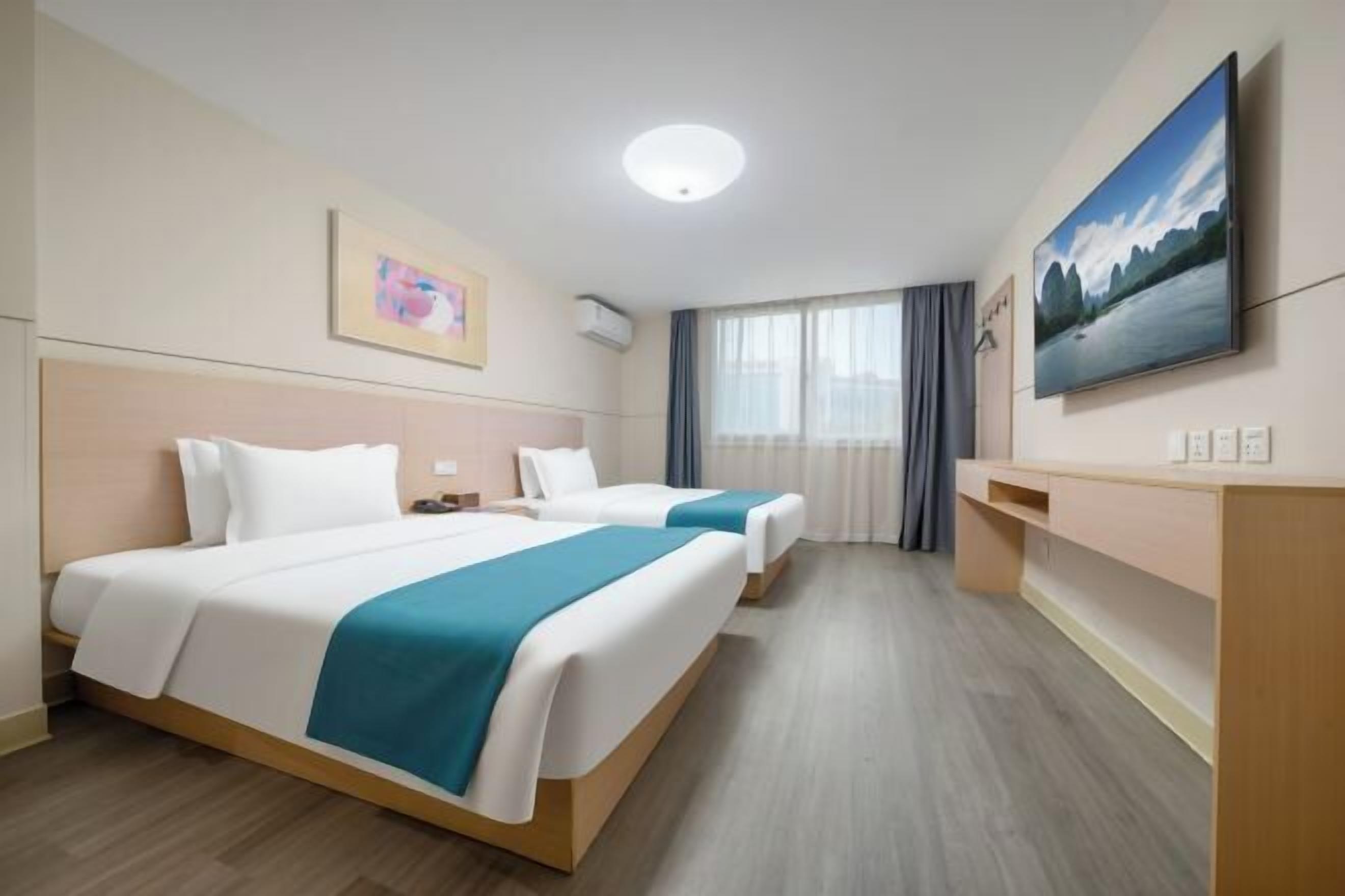 Työpöytä, pimennysverhot, silitysrauta/-lauta, ilmainen Wi-Fi