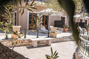 Terrace/patio - Balhambra Suites - Adults Only (Kefalonia)