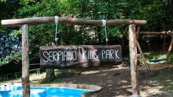 Children’s play area – outdoor