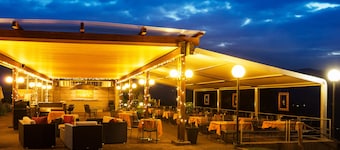 โรงแรมเซอร์เปียโน