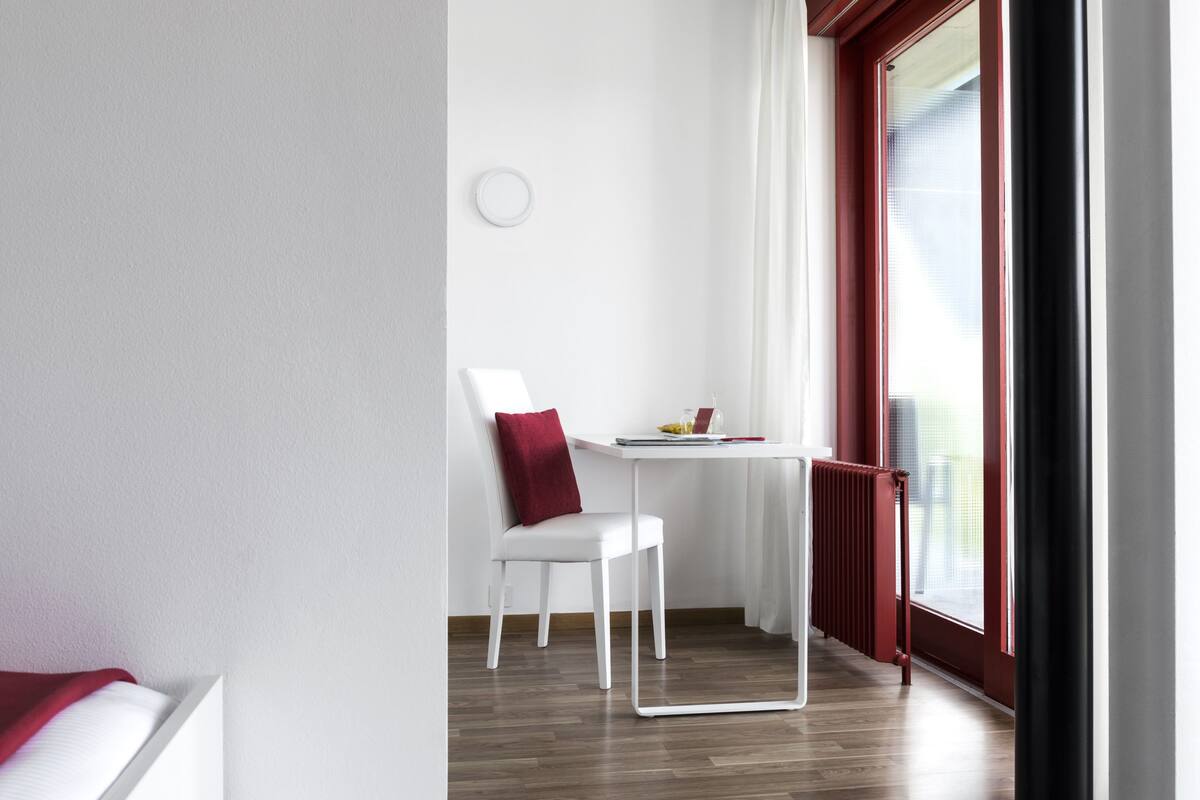 Comfort eenpersoonskamer | Dineren op de kamer