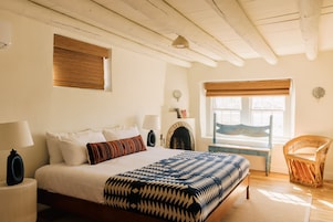 Egyptian cotton sheets, premium bedding, iron/ironing board, WiFi (free)