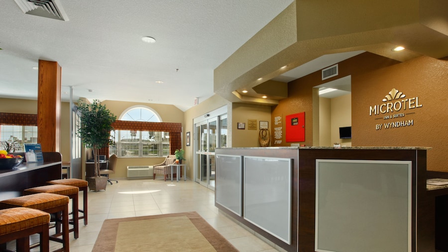 Microtel Inn & Suites by Wyndham Dickinson