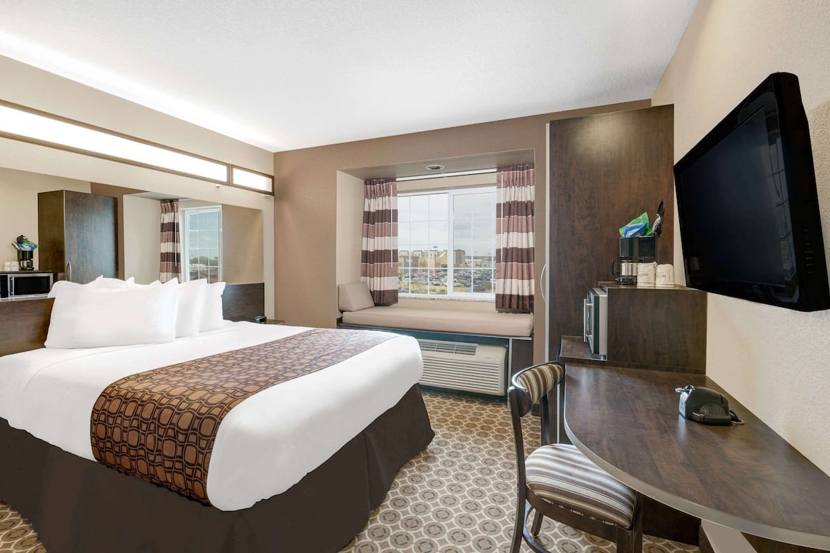 in-room safe, desk, iron/ironing board, free wifi