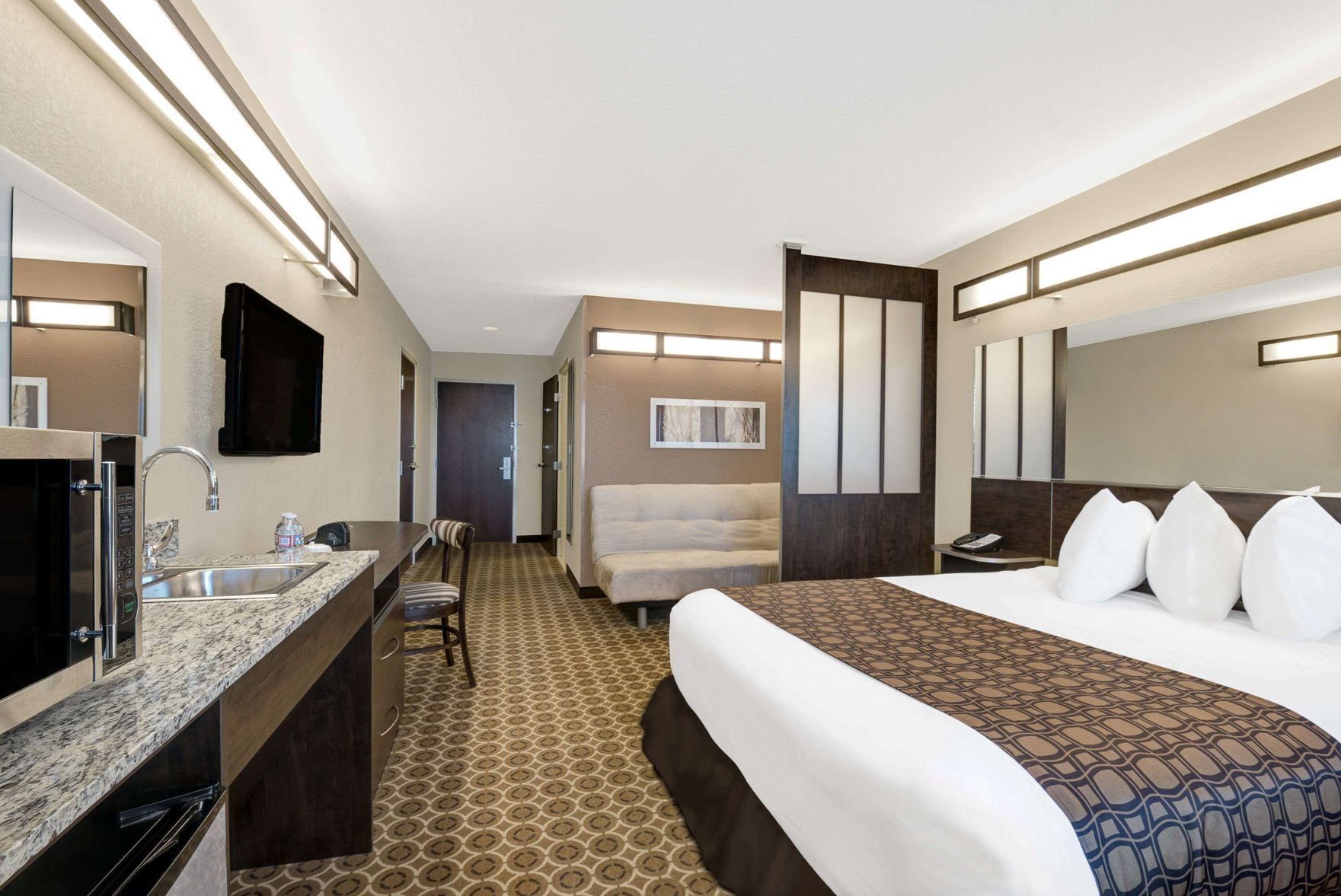 In-room safe, desk, iron/ironing board, free WiFi