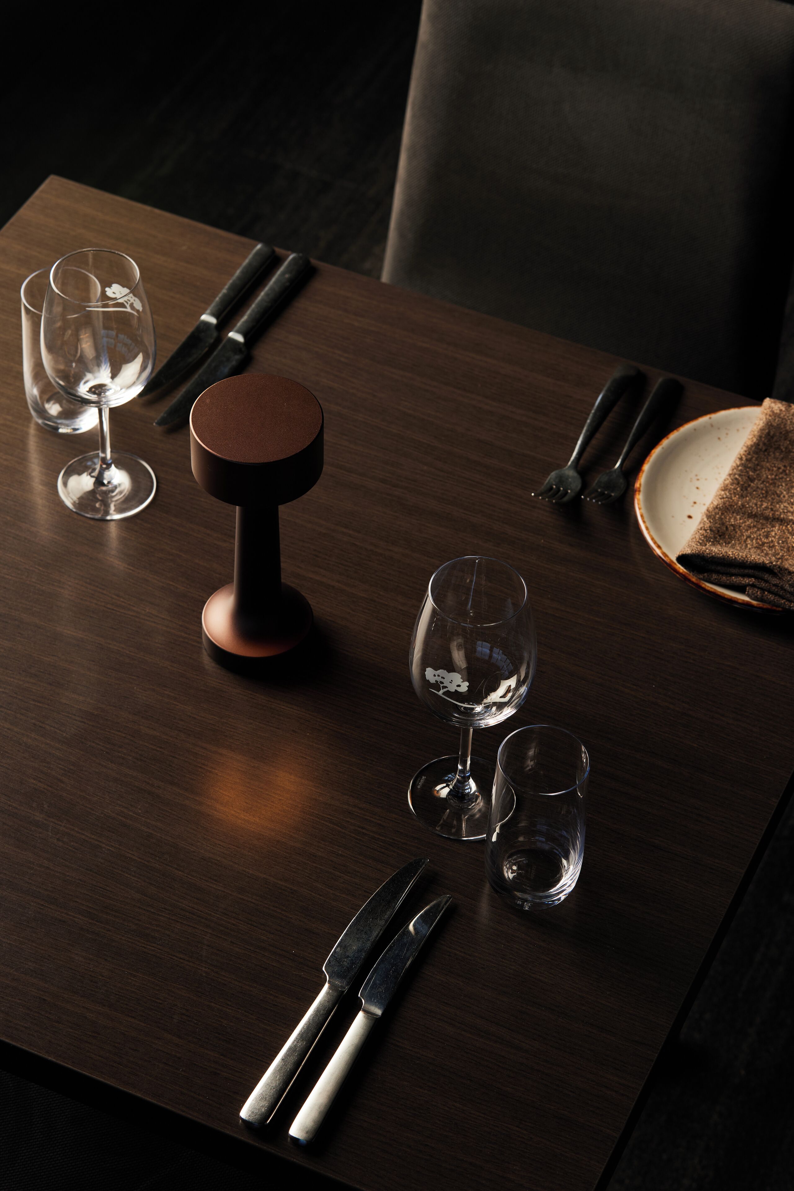 breakfast and dinner served, golf course views