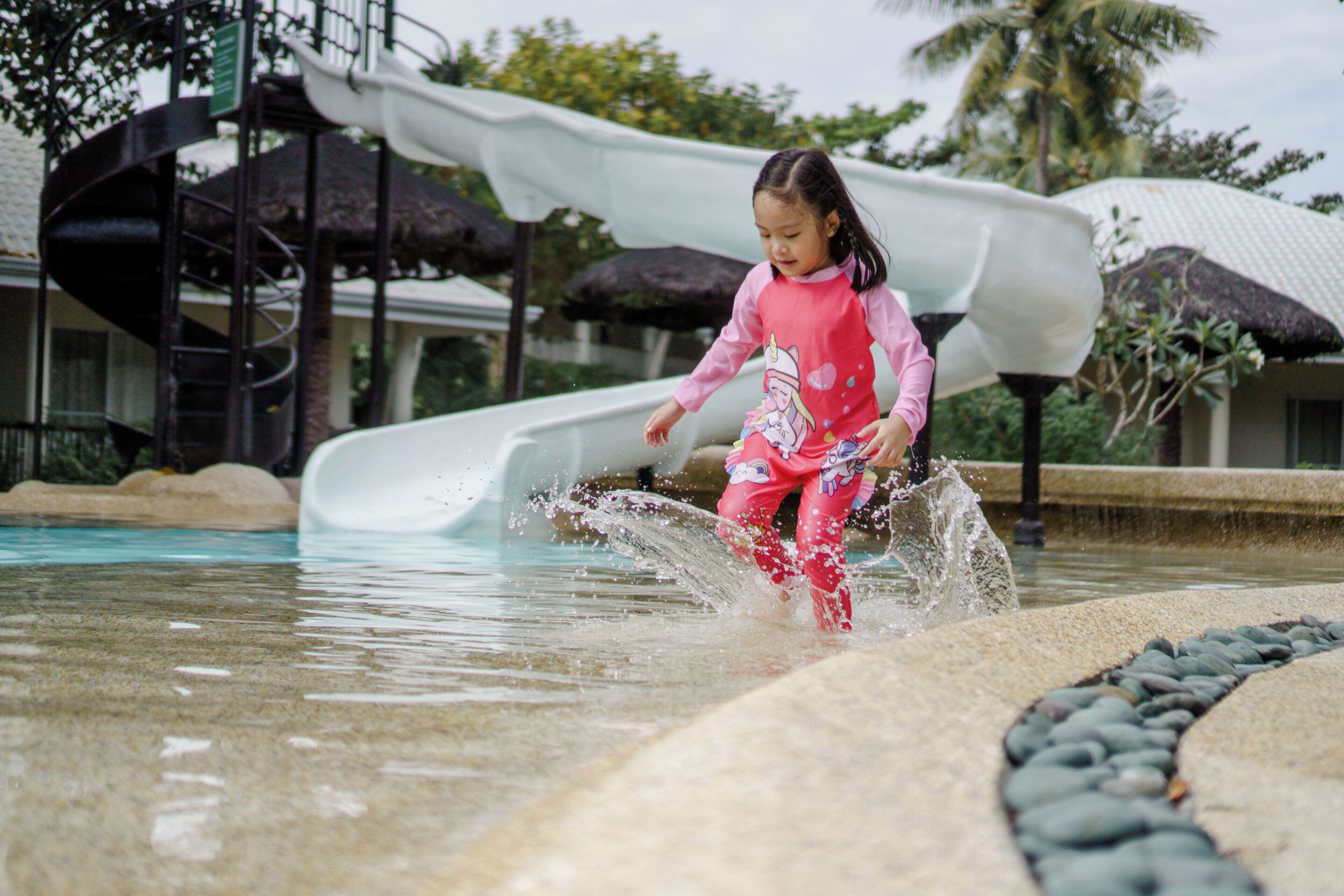 2 outdoor pools, open 6:00 AM to 9:00 PM, free pool cabanas