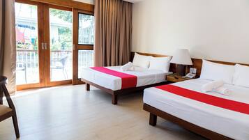 Habitación doble Deluxe, vista al jardín | 1 habitación, wifi gratis y ropa de cama