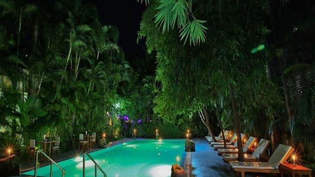 Outdoor pool - Mandalay City Hotel (Mandalay)