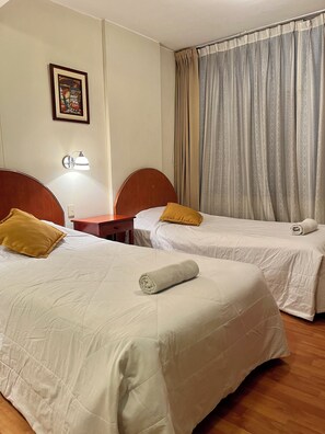 Double Room, 2 Twin Beds | Hypo-allergenic bedding, in-room safe, iron/ironing board, rollaway beds - Hotel Vilandré (Cusco)