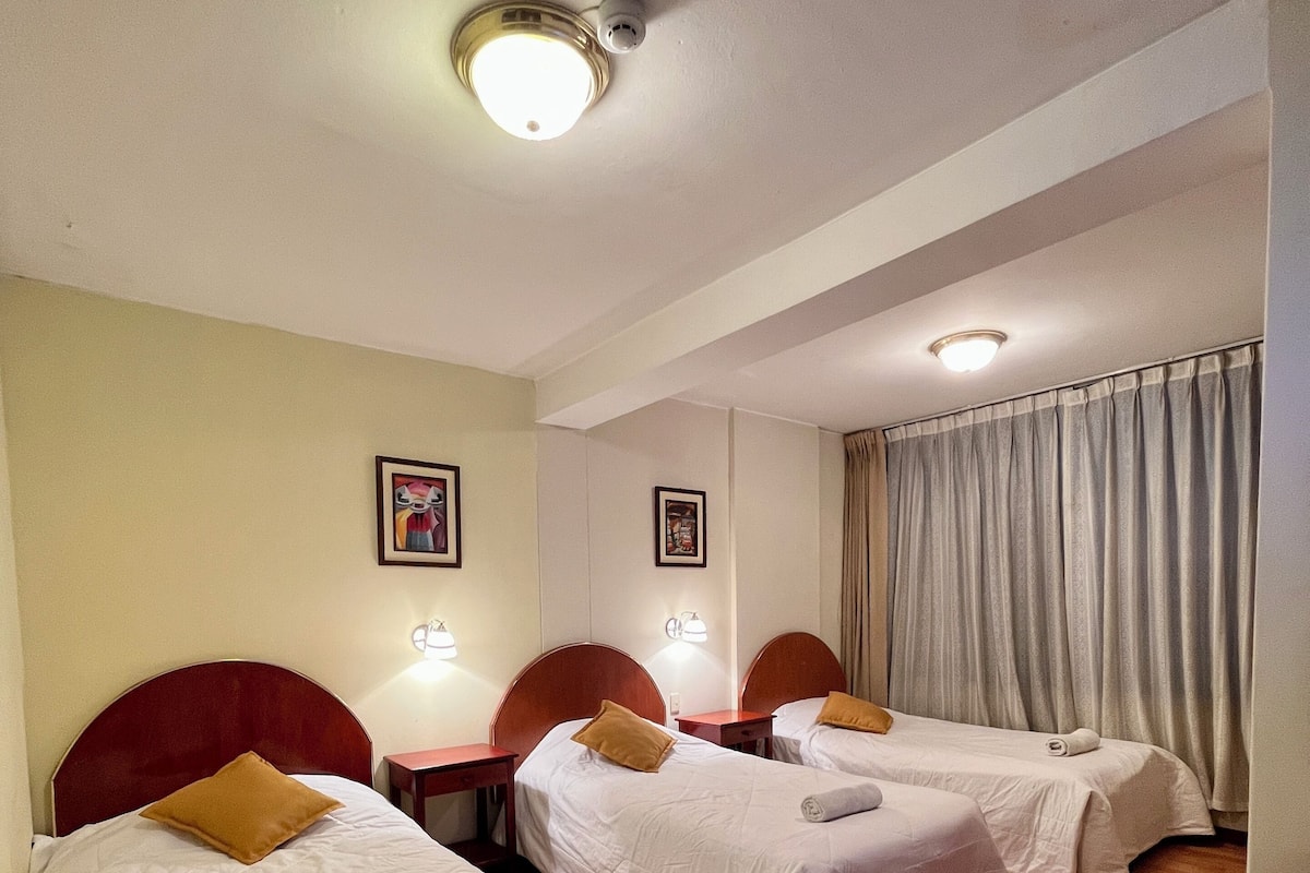 Standardværelse til 3 personer | Pengeskab på værelset, ekstra senge (tillægsgebyr), gratis Wi-Fi