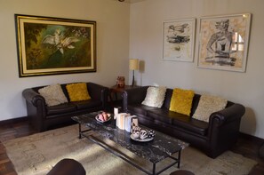 Lobby sitting area - Tierra del Sol (Cusco)