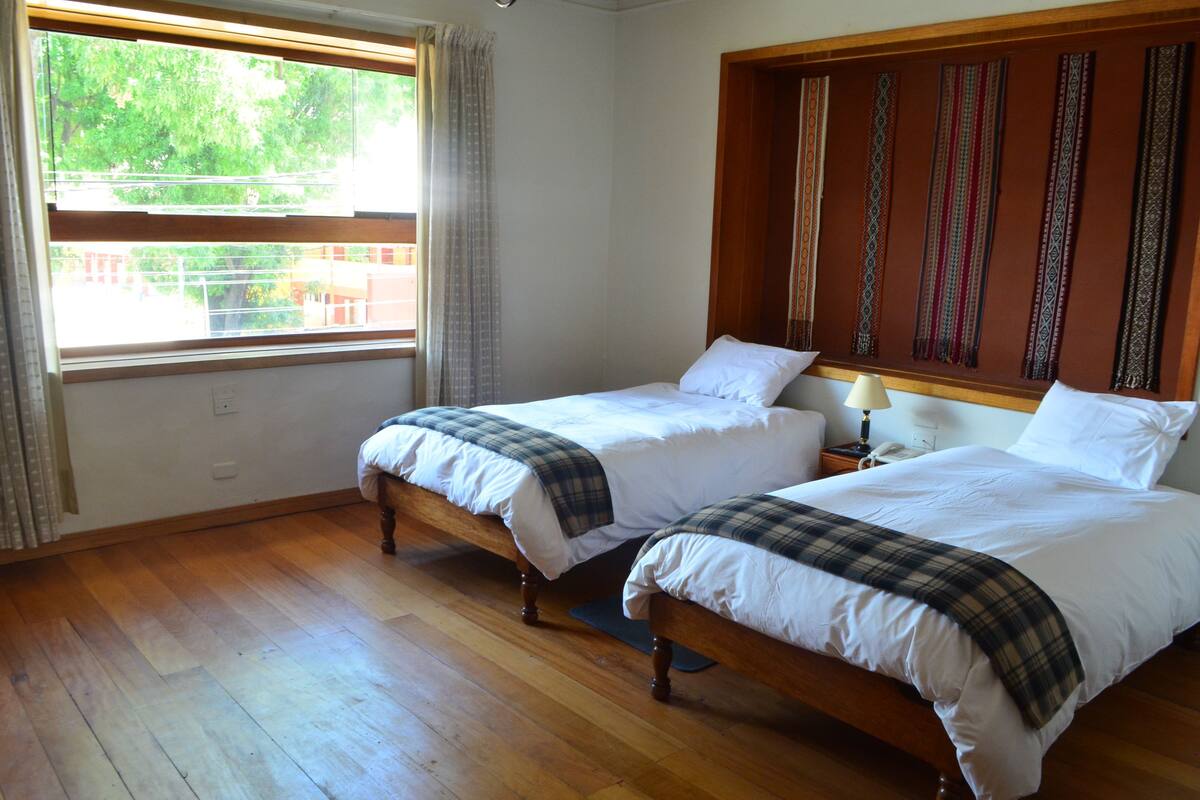 1 bedroom, desk, rollaway beds, WiFi (free)