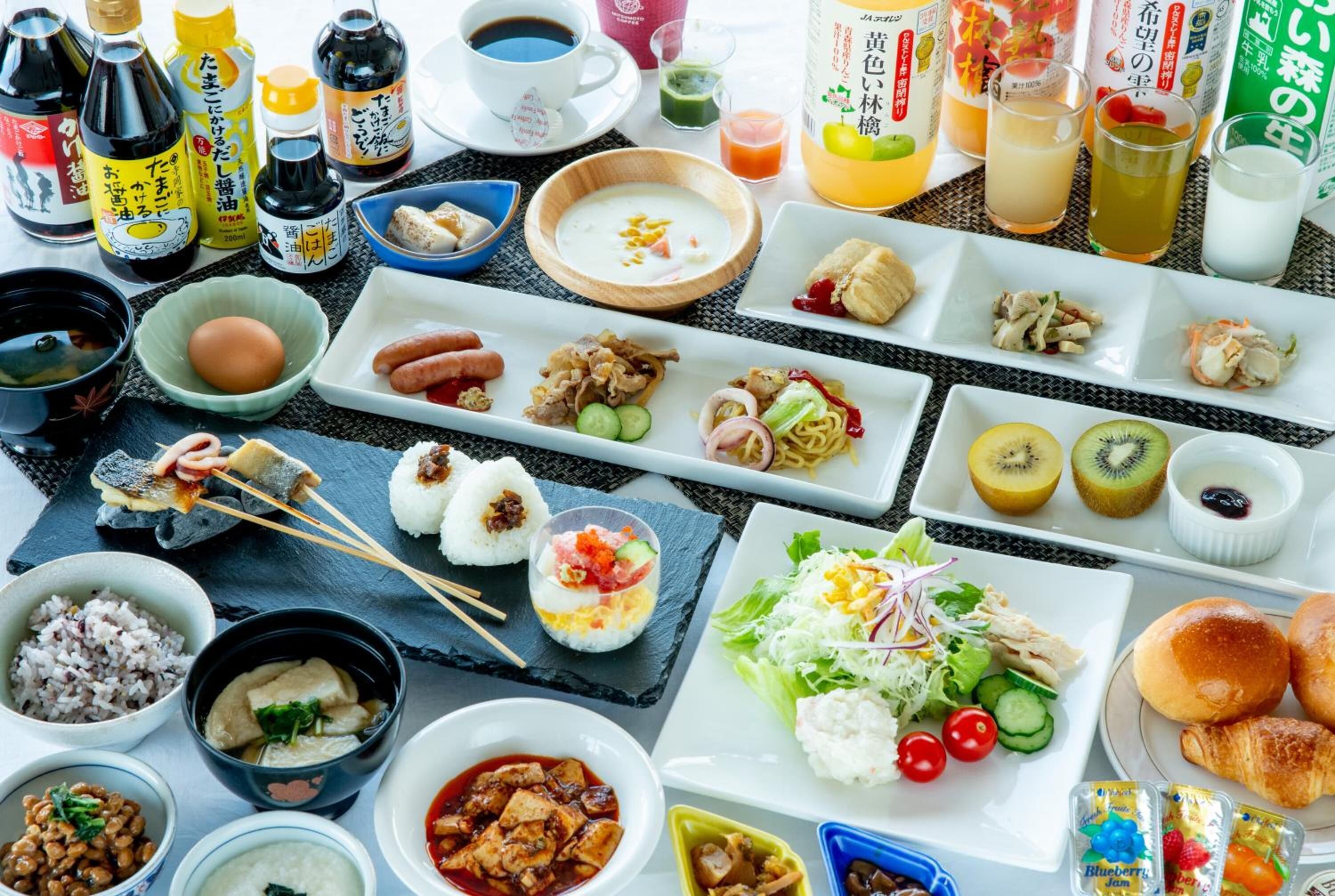 lunch and dinner served