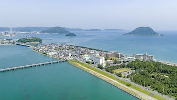 إطلالة من الشرفة