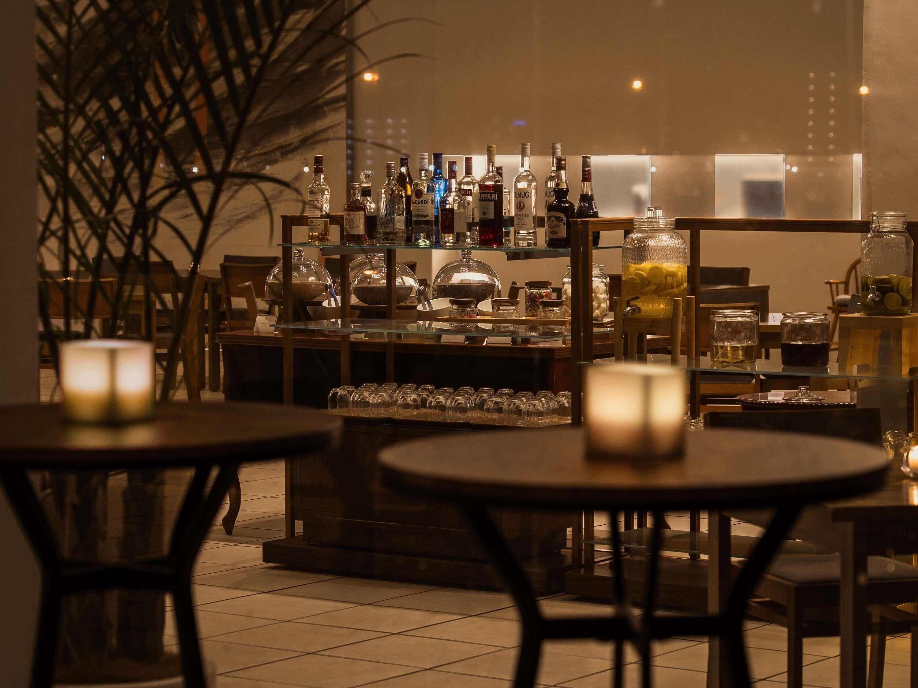 Down comforters, in-room safe, desk, free WiFi