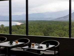 Breakfast and dinner served - Mercure Saga Karatsu Resort (Karatsu)