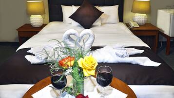 Dobbeltrom | Sengetøy av topp kvalitet, dundyner og senger med overmadrass