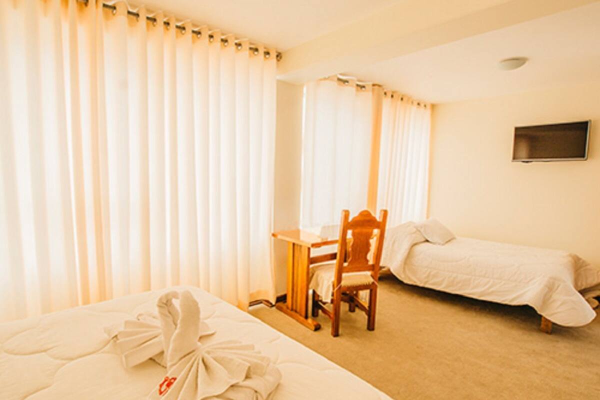 1 bedroom, Egyptian cotton sheets, down duvets, Select Comfort beds