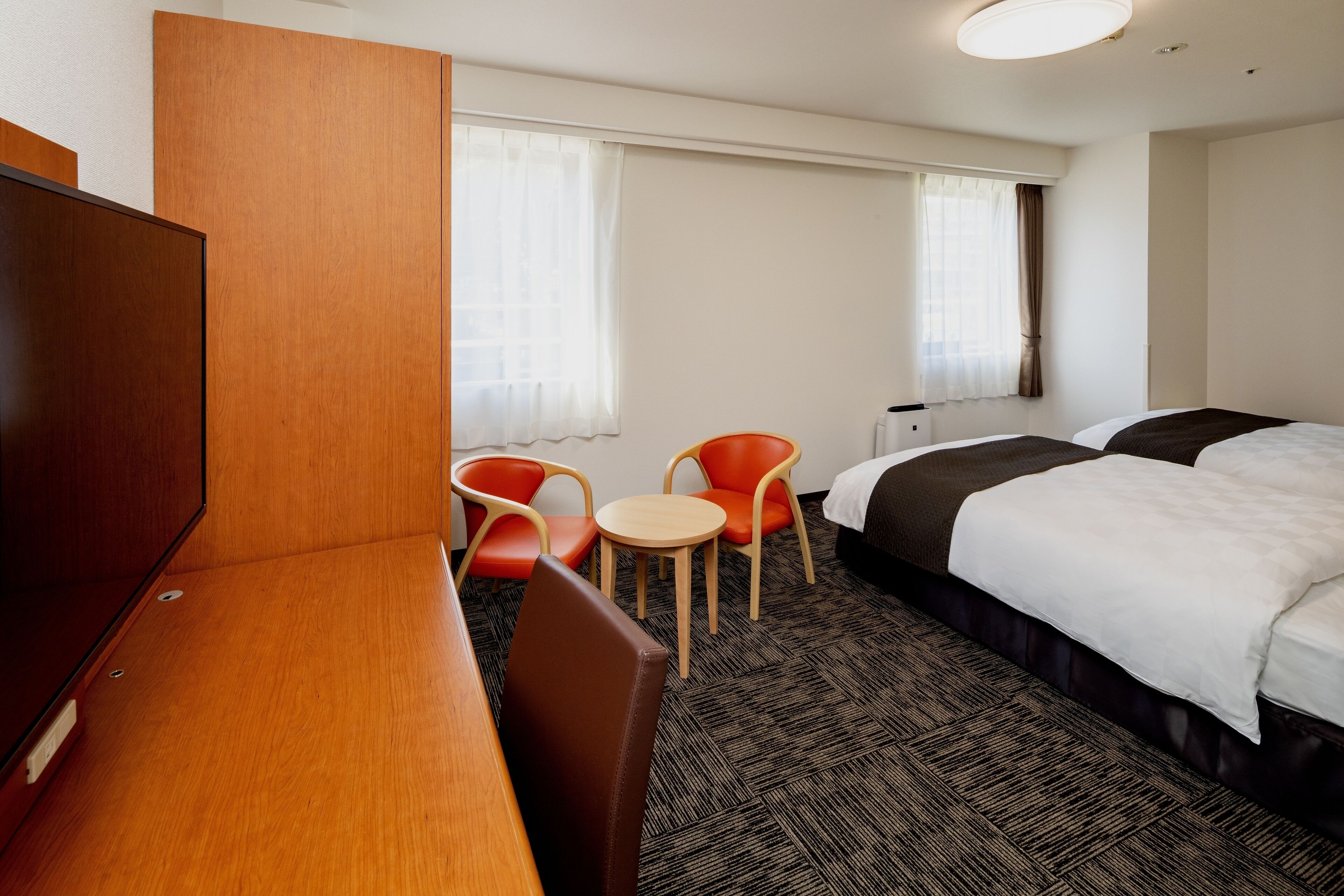 twin room, non smoking | down duvets, desk, blackout curtains, free wifi